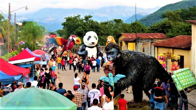 Festival De Las Chimeneas Gigantes En Trinidad Santa B Rbara