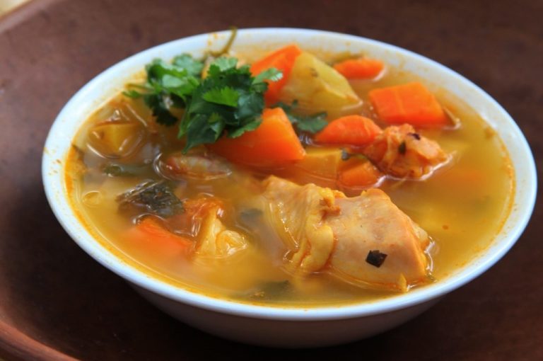 Receta Sopa de Gallina india hondureña