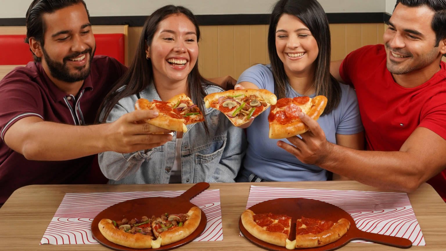 Ya puedes probar la nueva Hut Cheese Mediana de Pizza Hut con orilla de queso