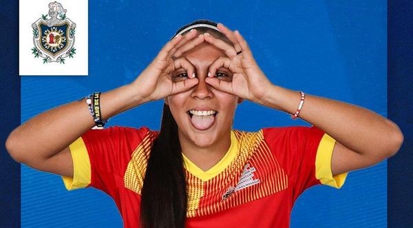 Futbolista hondureña Diosara García ficha por el UNAN Managua FC