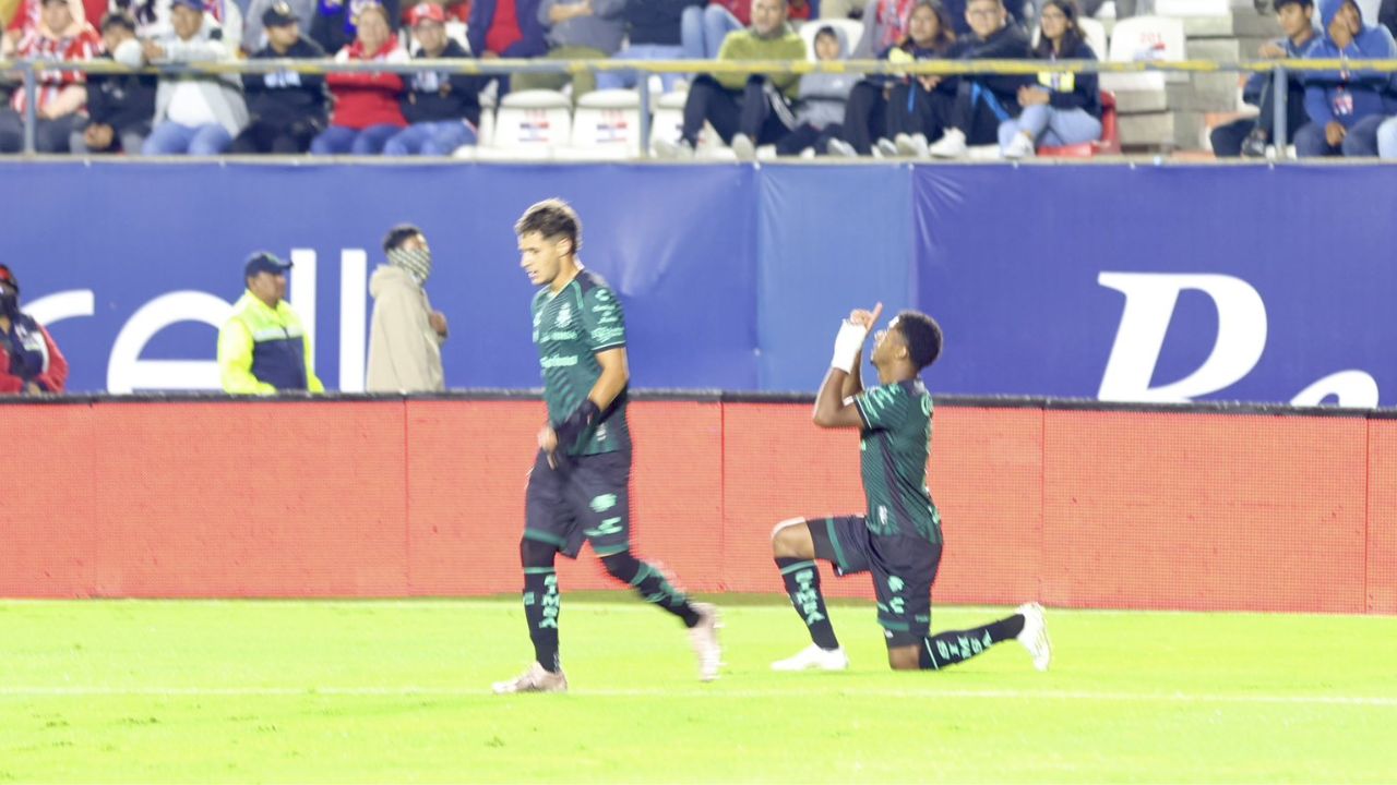 «Choco» Lozano anotó su segundo gol con el Santos en la Liga MX