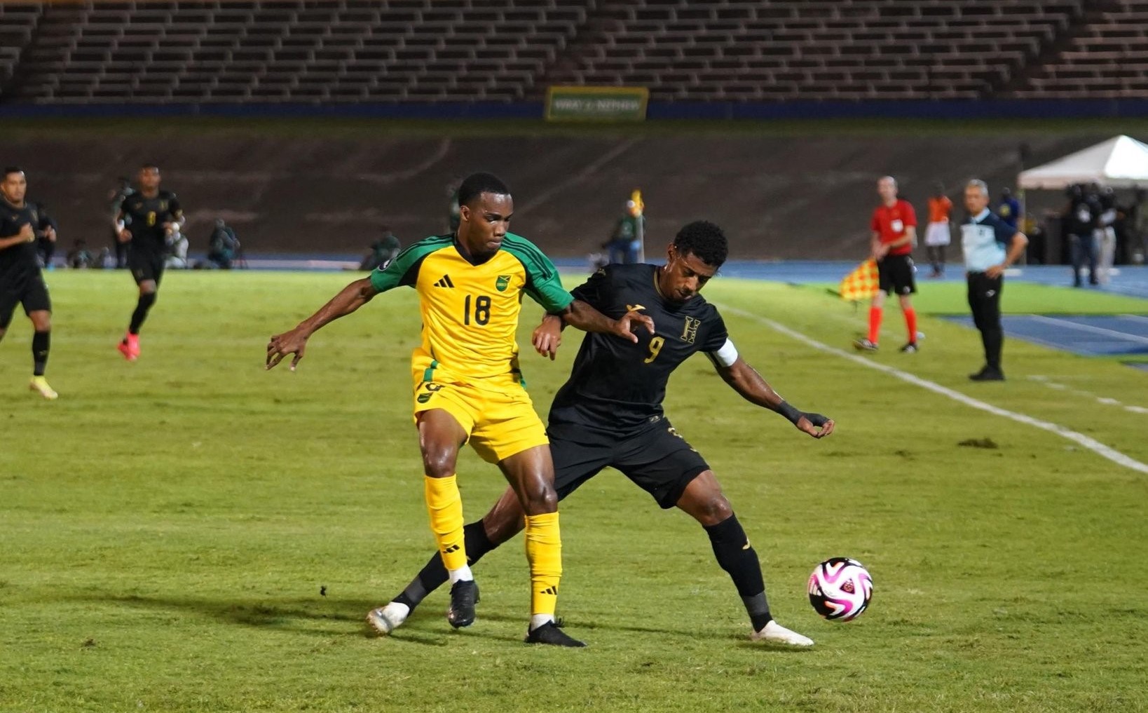 Honduras empata ante Jamaica y clasifica a los cuartos de final