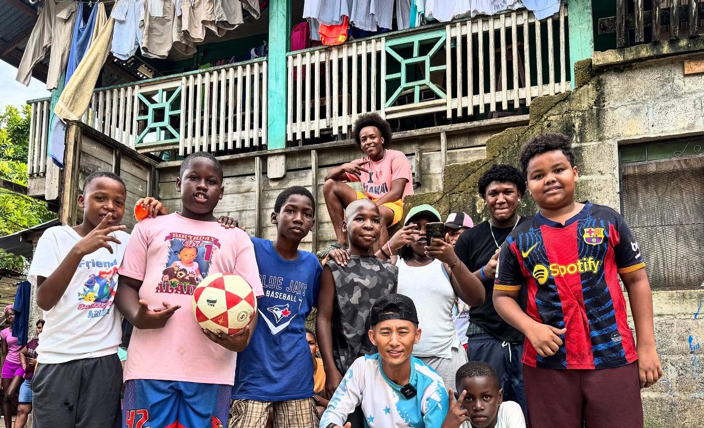 Shin Fujiyama está dispuesto a una nueva carrera para construir escuelas en Roatán