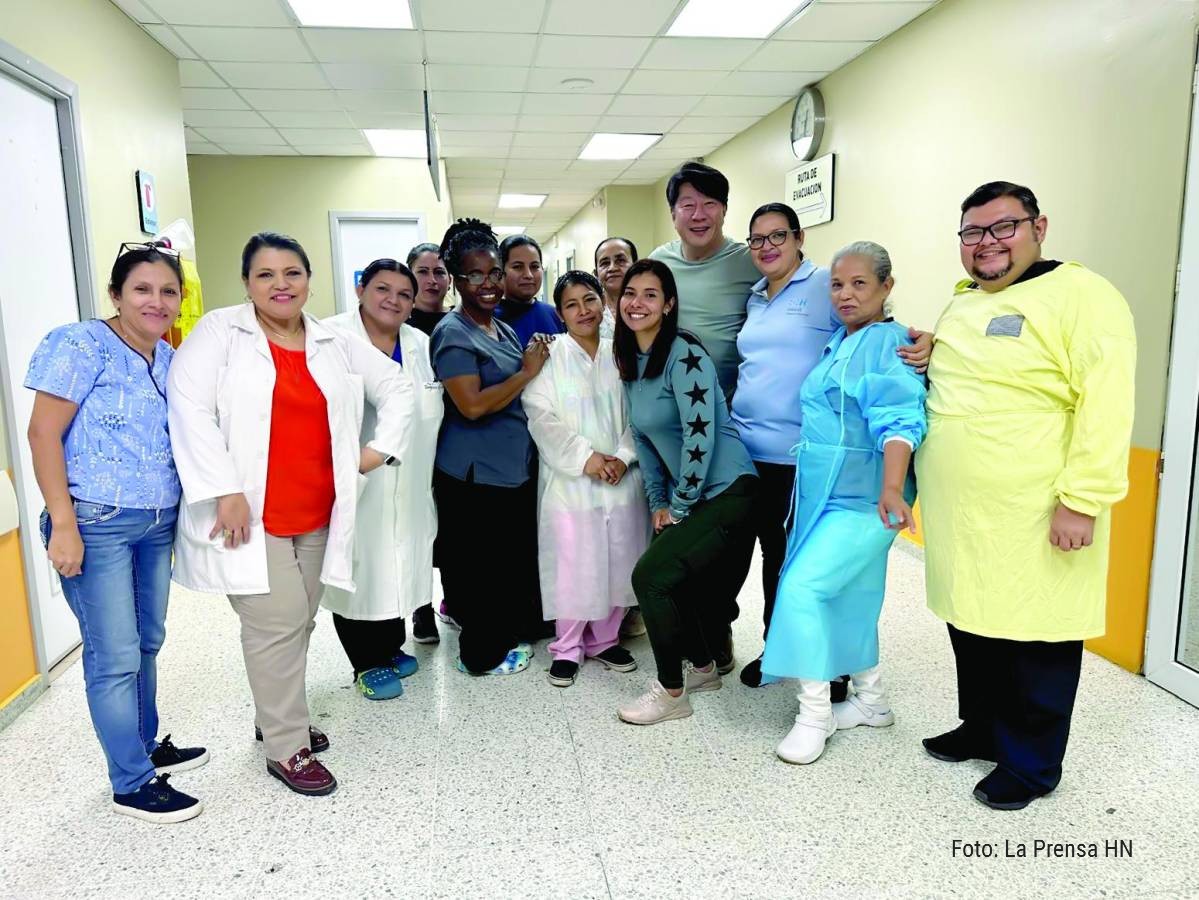 Médicos del Leonardo y el Rivas realizan brigada de neurocirugía en Honduras